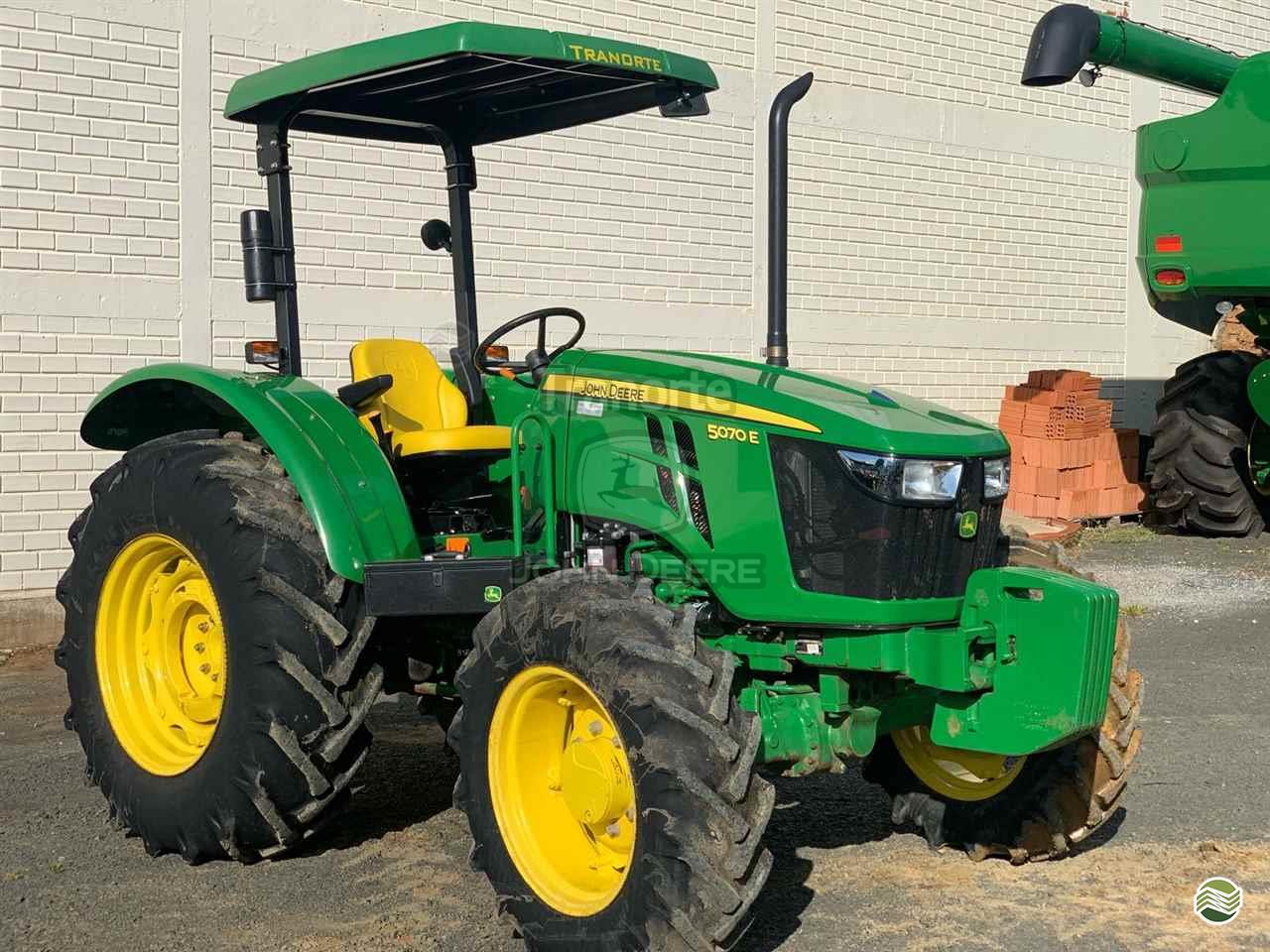 TRATOR JOHN DEERE JOHN DEERE 5070E Tração 4x4 Tranorte - John Deere MAFRA SANTA CATARINA SC